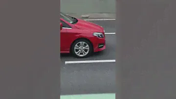 Big shame! VW Tiguan 17“ hubcap on motorway (I will get it next time)