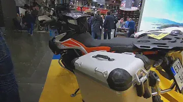 KTM 790R против Yamaha T700 Touratech Farkled, OEM против багажников TT.