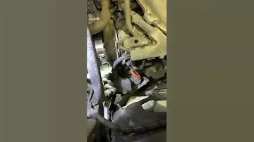 Oil leak on top of alternator on Honda and Acura v6 engine