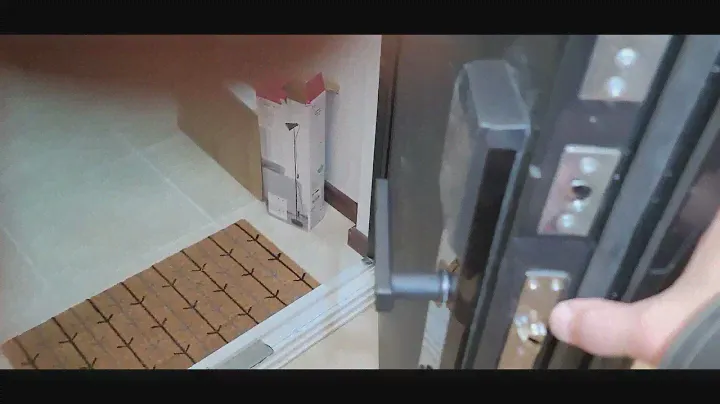 установка умного замка TTLock на дверь от застройщика на манчестерской 5 корпус 1