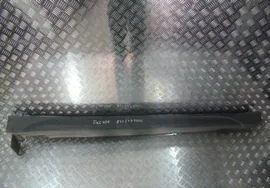 Накладка на порог правая Hyundai Tucson 3 oem 87754D7000 (потертости)