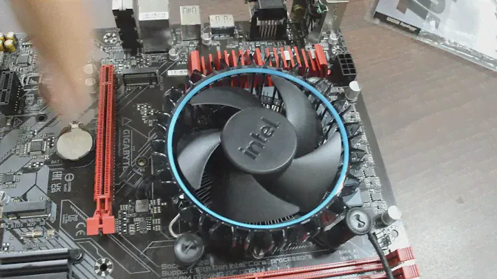Intel i5 12400f 12-го поколения Распаковка, установка и снятие вентилятора.