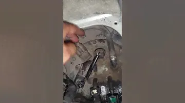 2003-2006 Kia Sorento Fuel Pump Location