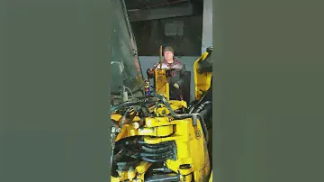 Замена стыпичных подшипников и пальцев с направляйками на JCB 3CX