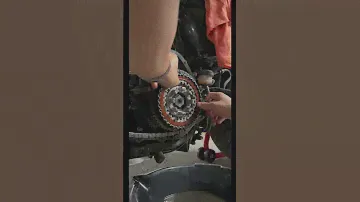 How does a motorcycle clutch work?