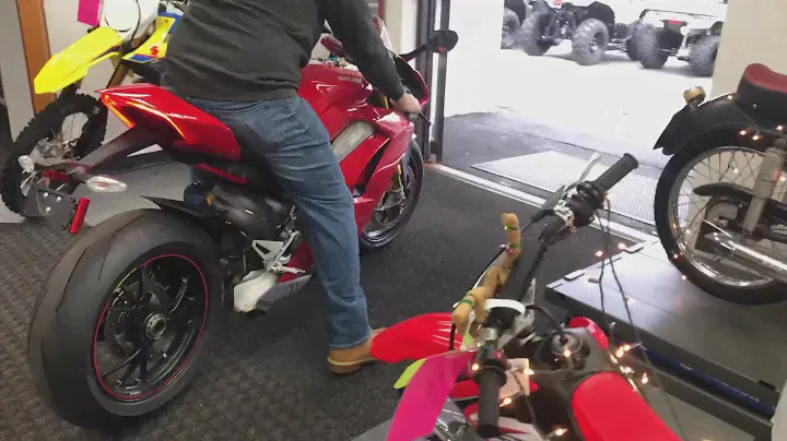 2019 Ducati Panigale V4 / S OEM Stock Exhaust Sound RAW @ Montgomeryville Cycle Center, Hatfield PA