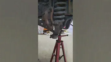 2006 ford e250 ball joint