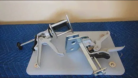 Lisle 29100 vs 25750 Brake Pad Spreaders compared